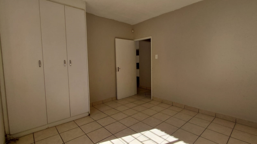2 Bedroom Property for Sale in Greenhills Gauteng