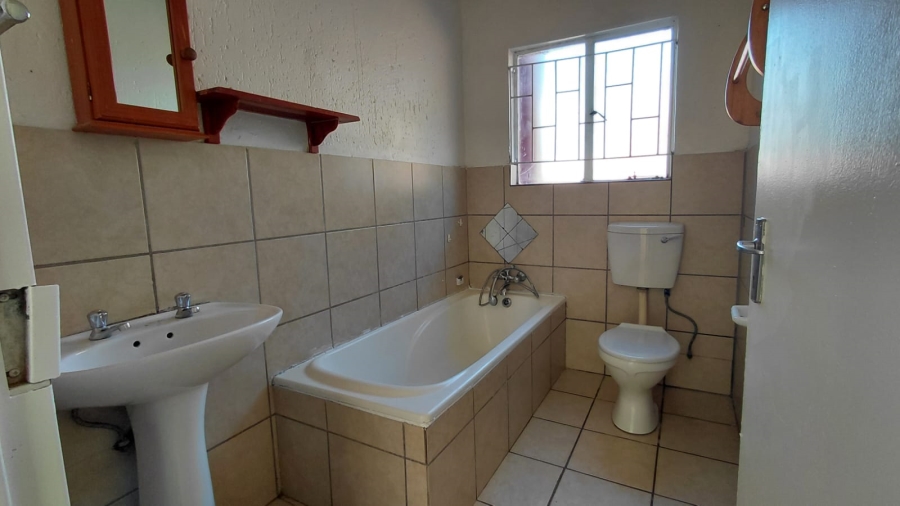2 Bedroom Property for Sale in Greenhills Gauteng