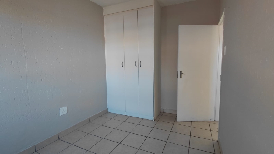 2 Bedroom Property for Sale in Greenhills Gauteng