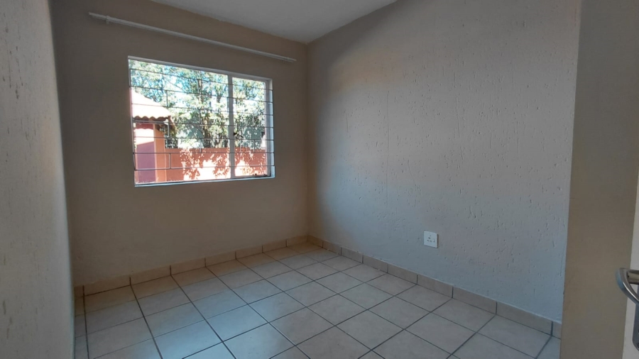 2 Bedroom Property for Sale in Greenhills Gauteng