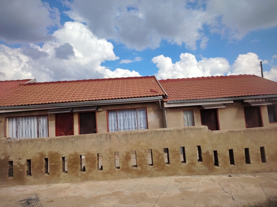 10 Bedroom Property for Sale in Mohlakeng Gauteng