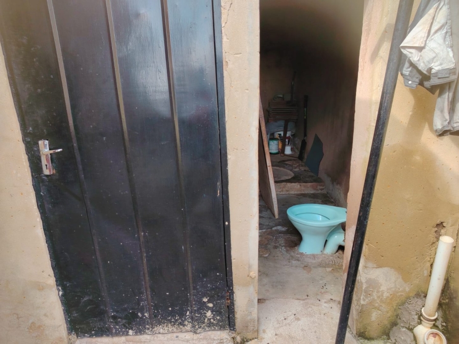10 Bedroom Property for Sale in Mohlakeng Gauteng