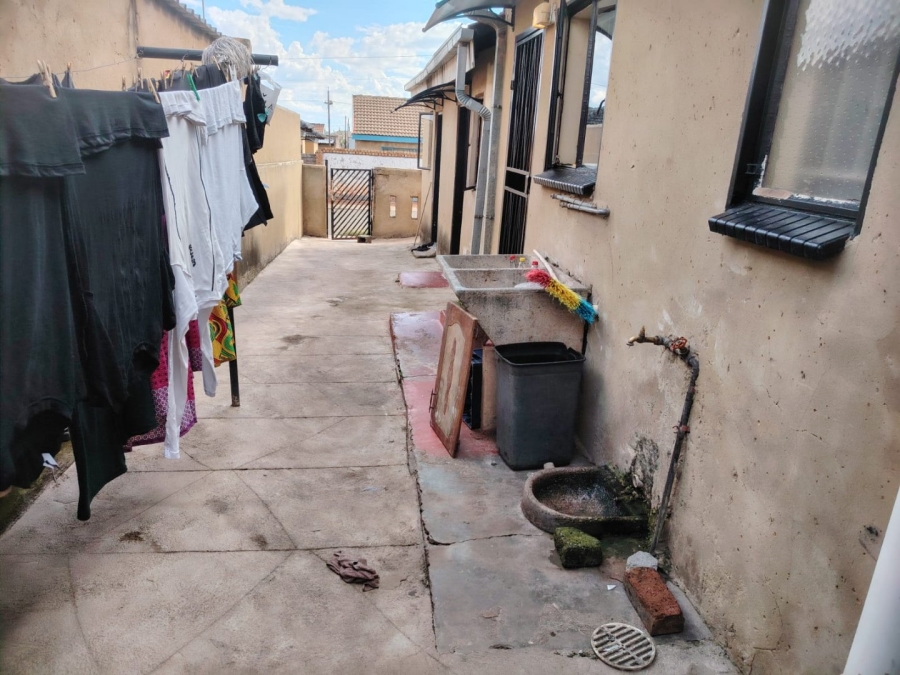 10 Bedroom Property for Sale in Mohlakeng Gauteng