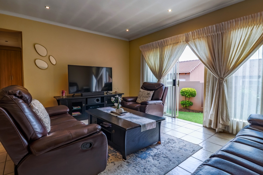 3 Bedroom Property for Sale in Thatchfield Estate Gauteng