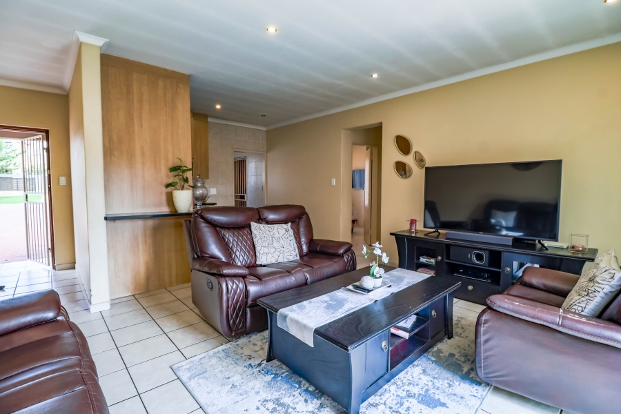 3 Bedroom Property for Sale in Thatchfield Estate Gauteng