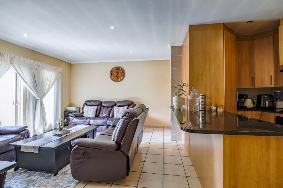 3 Bedroom Property for Sale in Thatchfield Estate Gauteng
