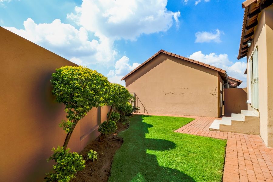 3 Bedroom Property for Sale in Thatchfield Estate Gauteng
