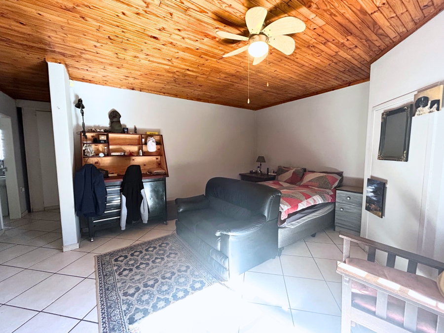 5 Bedroom Property for Sale in Eldoraigne Gauteng