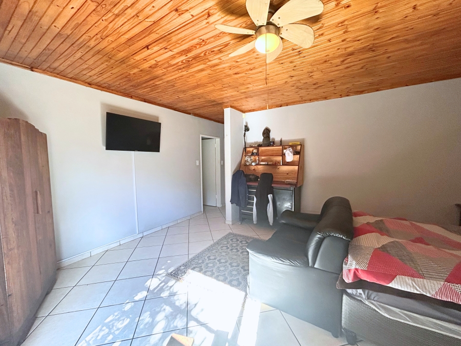 5 Bedroom Property for Sale in Eldoraigne Gauteng