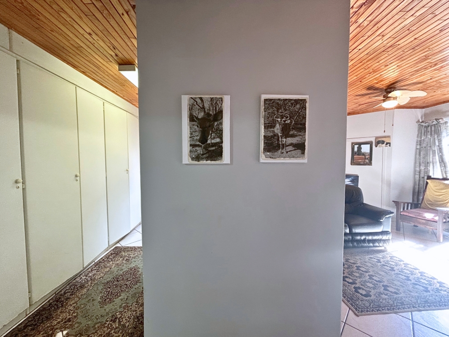5 Bedroom Property for Sale in Eldoraigne Gauteng
