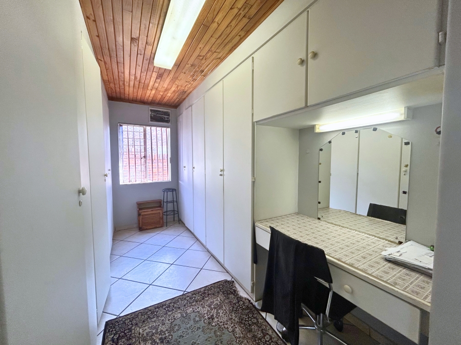 5 Bedroom Property for Sale in Eldoraigne Gauteng