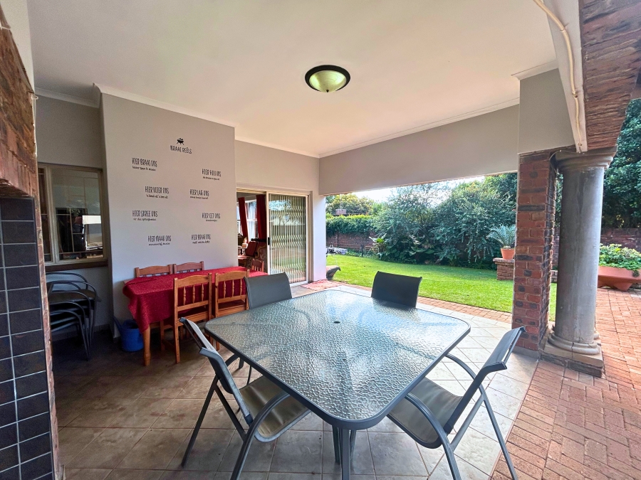 5 Bedroom Property for Sale in Eldoraigne Gauteng