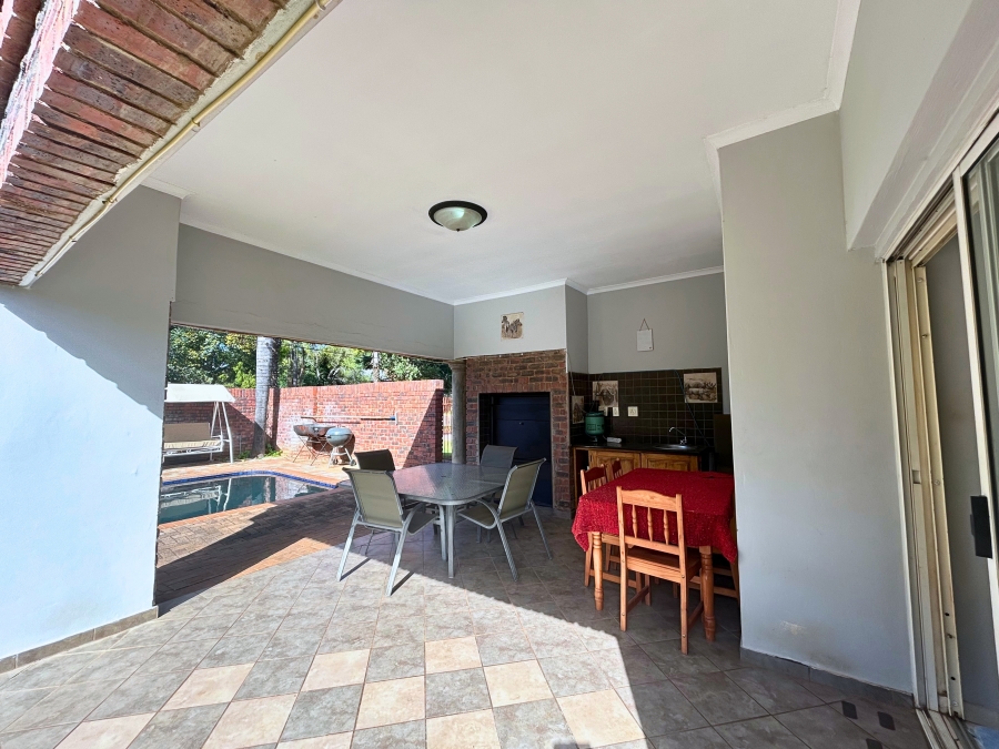 5 Bedroom Property for Sale in Eldoraigne Gauteng