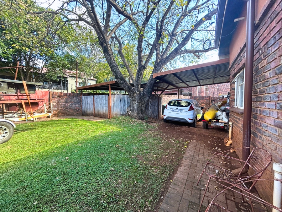 5 Bedroom Property for Sale in Eldoraigne Gauteng