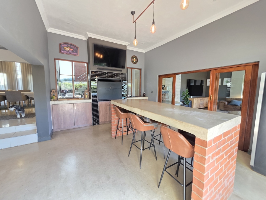 4 Bedroom Property for Sale in Boardwalk Meander Gauteng
