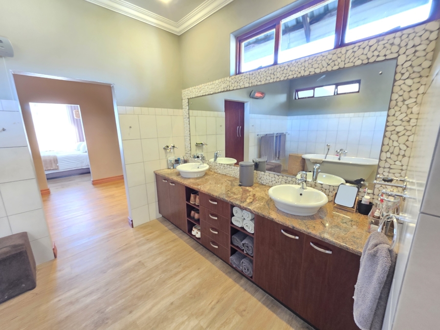 4 Bedroom Property for Sale in Boardwalk Meander Gauteng
