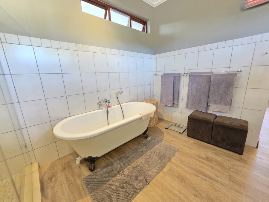 4 Bedroom Property for Sale in Boardwalk Meander Gauteng