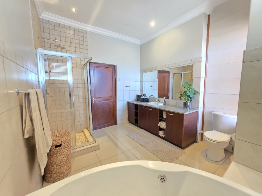 4 Bedroom Property for Sale in Boardwalk Meander Gauteng