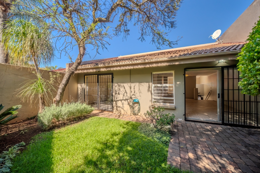 2 Bedroom Property for Sale in Faerie Glen Gauteng