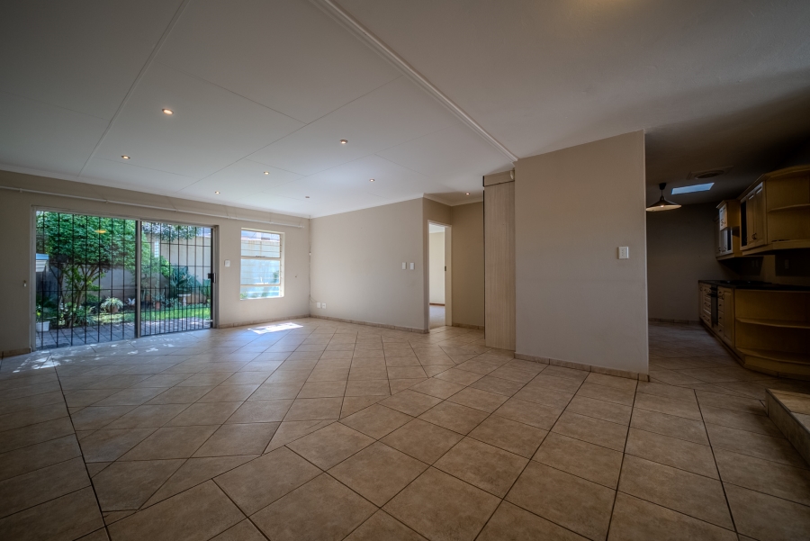 2 Bedroom Property for Sale in Faerie Glen Gauteng