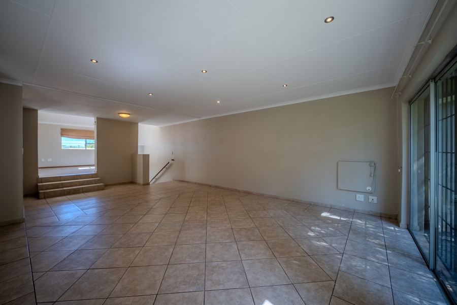 2 Bedroom Property for Sale in Faerie Glen Gauteng
