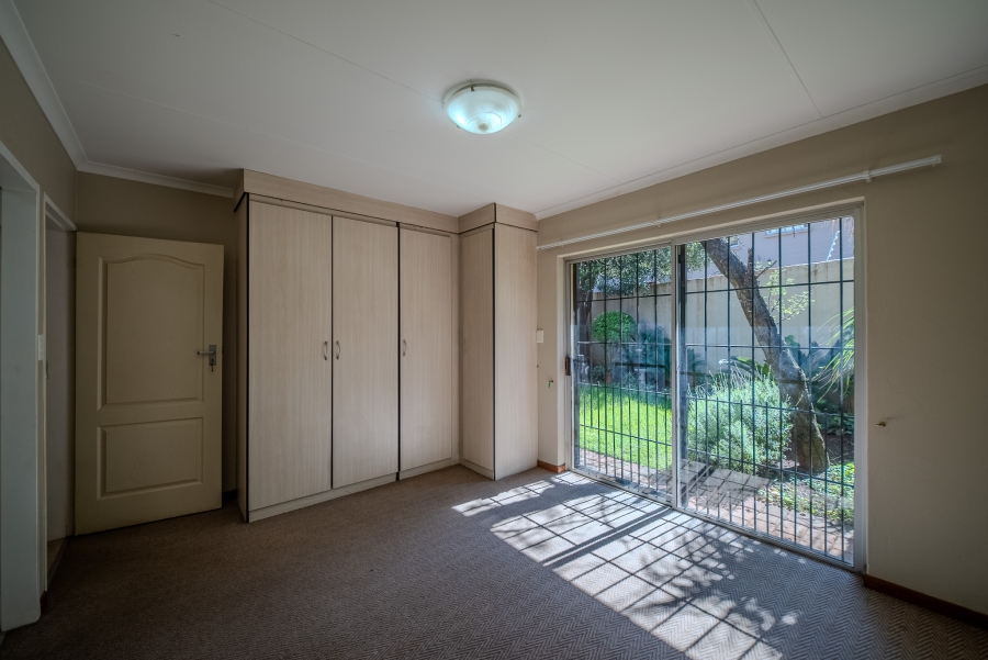 2 Bedroom Property for Sale in Faerie Glen Gauteng