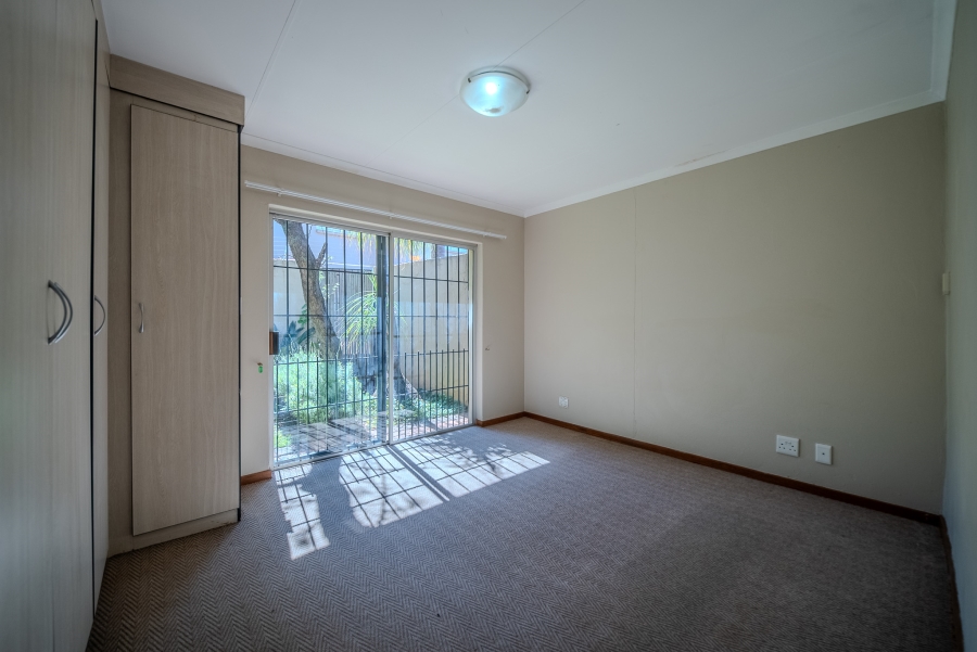 2 Bedroom Property for Sale in Faerie Glen Gauteng