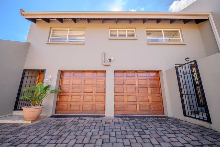 2 Bedroom Property for Sale in Faerie Glen Gauteng