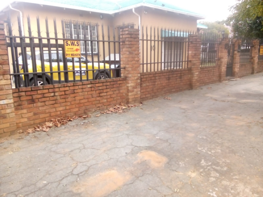 4 Bedroom Property for Sale in Delville Gauteng