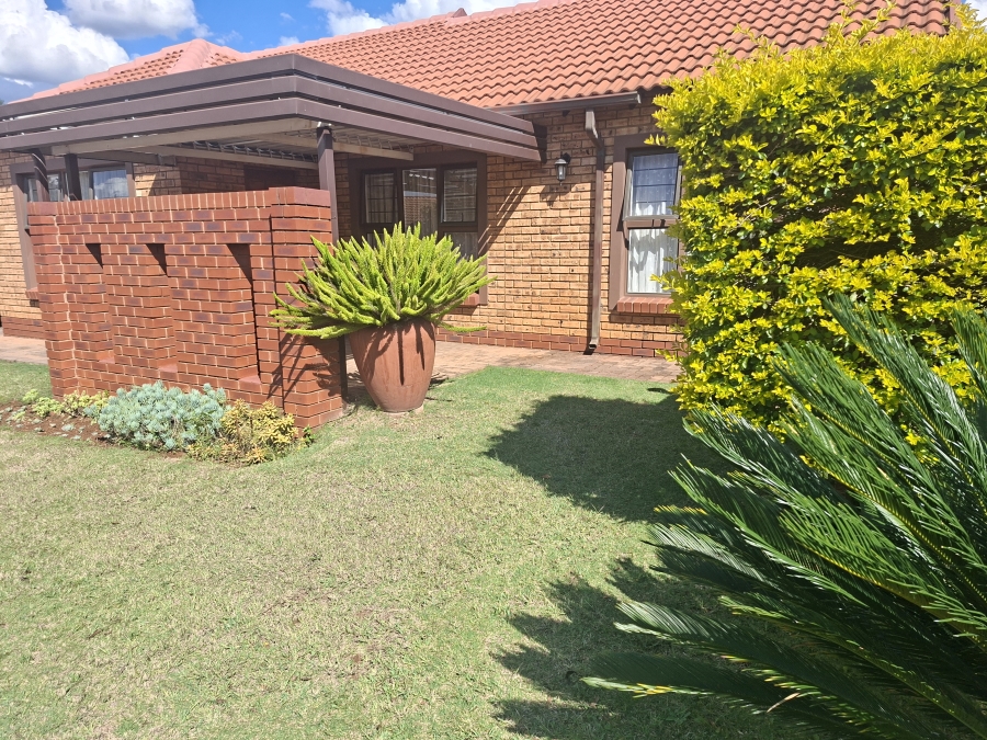 2 Bedroom Property for Sale in Willow Park Manor Gauteng
