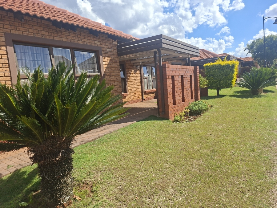 2 Bedroom Property for Sale in Willow Park Manor Gauteng