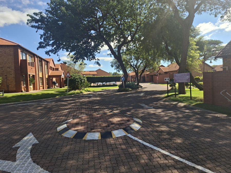 2 Bedroom Property for Sale in Willow Park Manor Gauteng
