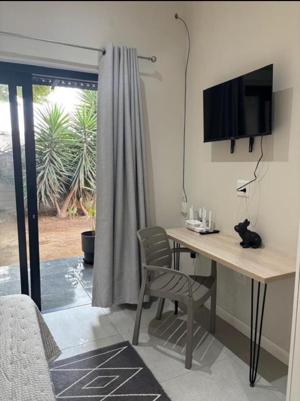 To Let 1 Bedroom Property for Rent in Sandton Central Gauteng