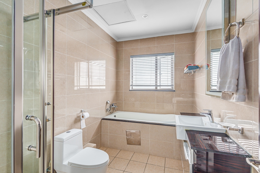 To Let 3 Bedroom Property for Rent in Fourways Gauteng