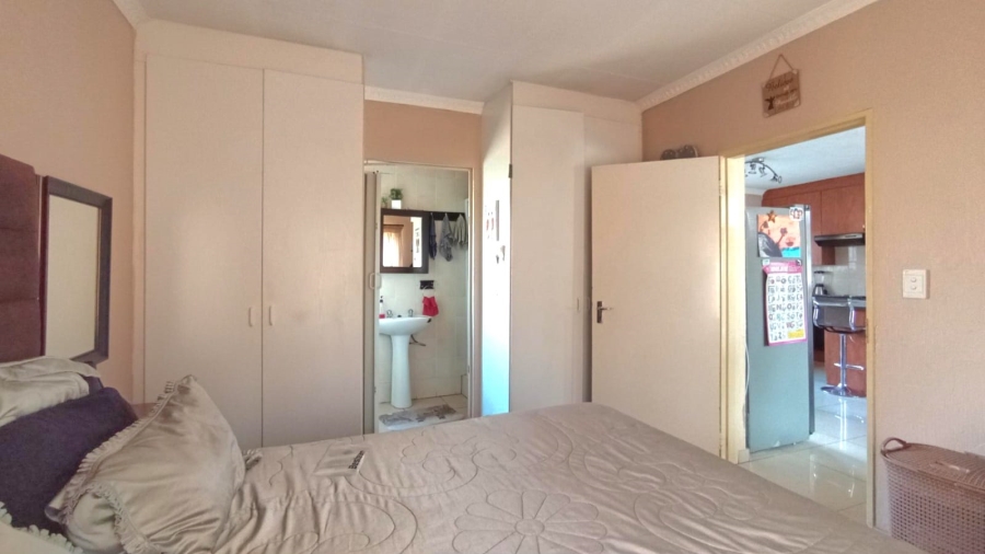 3 Bedroom Property for Sale in Heuwelsig Estate Gauteng