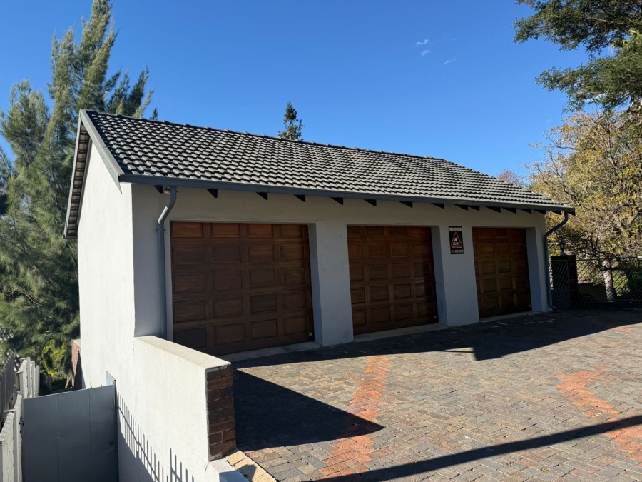 4 Bedroom Property for Sale in Kloofendal Gauteng