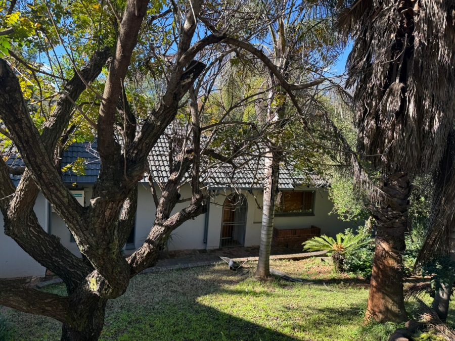 4 Bedroom Property for Sale in Kloofendal Gauteng