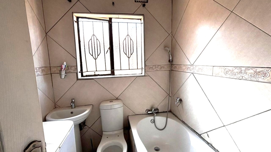 4 Bedroom Property for Sale in Buhle Park Gauteng