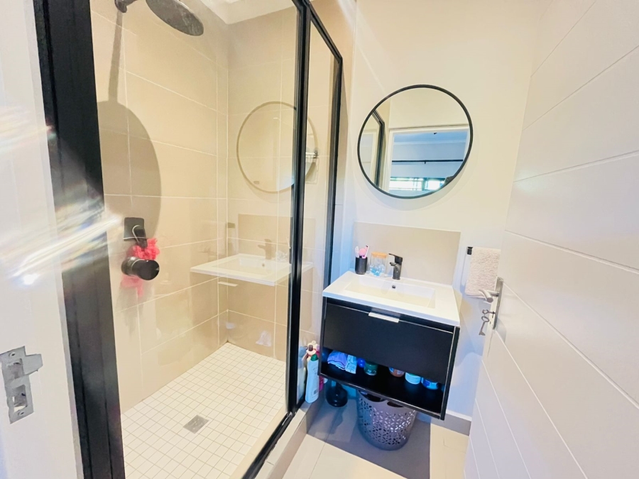 To Let 1 Bedroom Property for Rent in Bryanston Gauteng