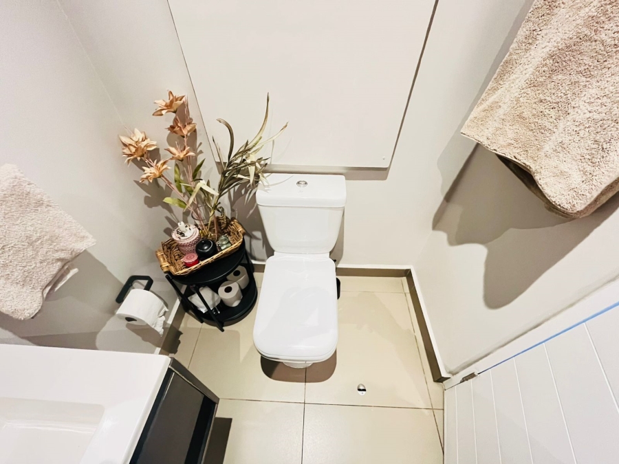 To Let 1 Bedroom Property for Rent in Bryanston Gauteng