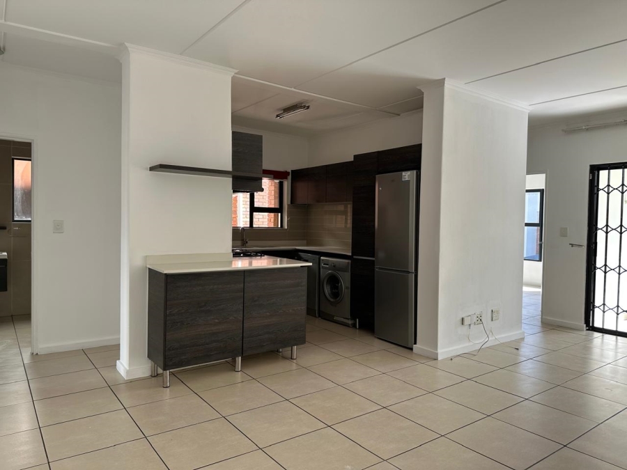 To Let 3 Bedroom Property for Rent in Greenstone Crest Gauteng