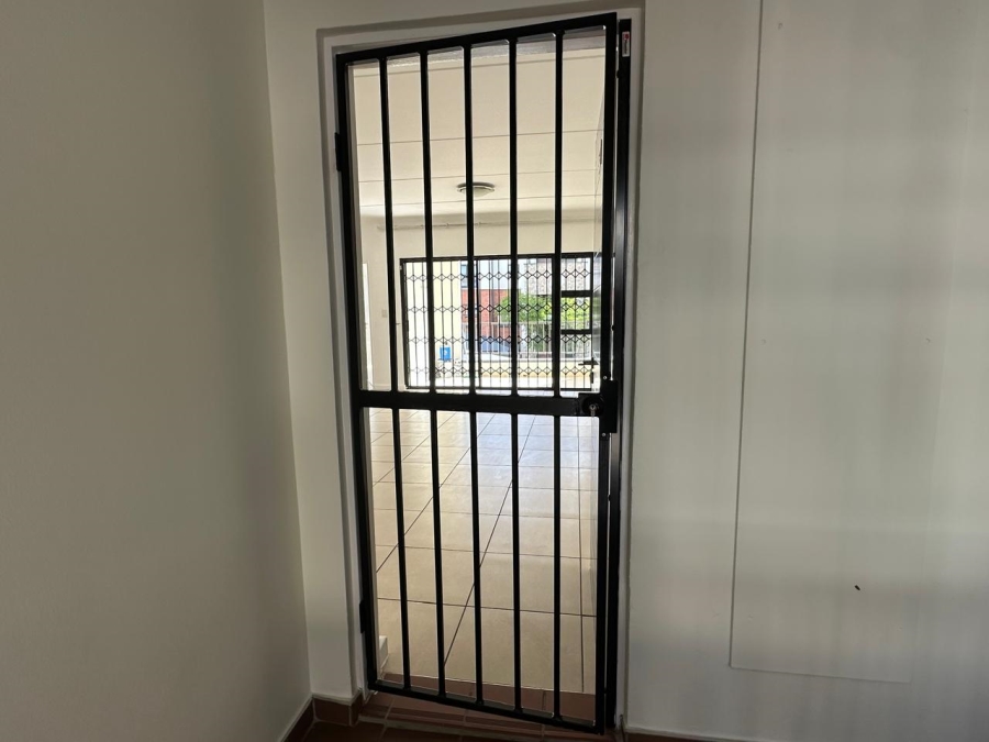 To Let 3 Bedroom Property for Rent in Greenstone Crest Gauteng