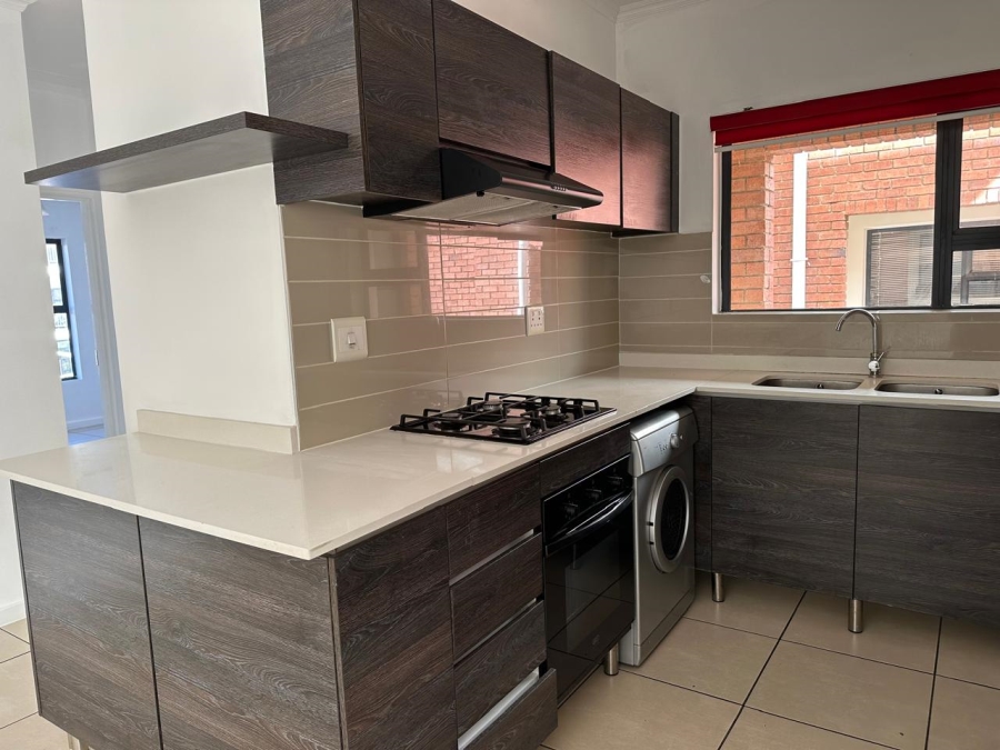 To Let 3 Bedroom Property for Rent in Greenstone Crest Gauteng