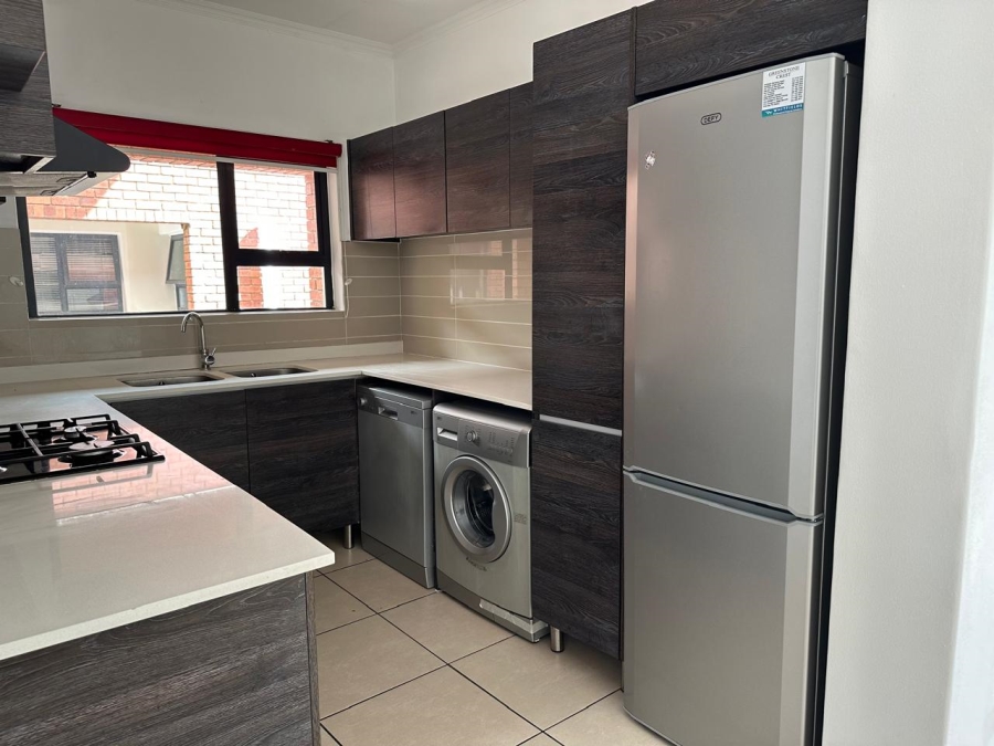 To Let 3 Bedroom Property for Rent in Greenstone Crest Gauteng