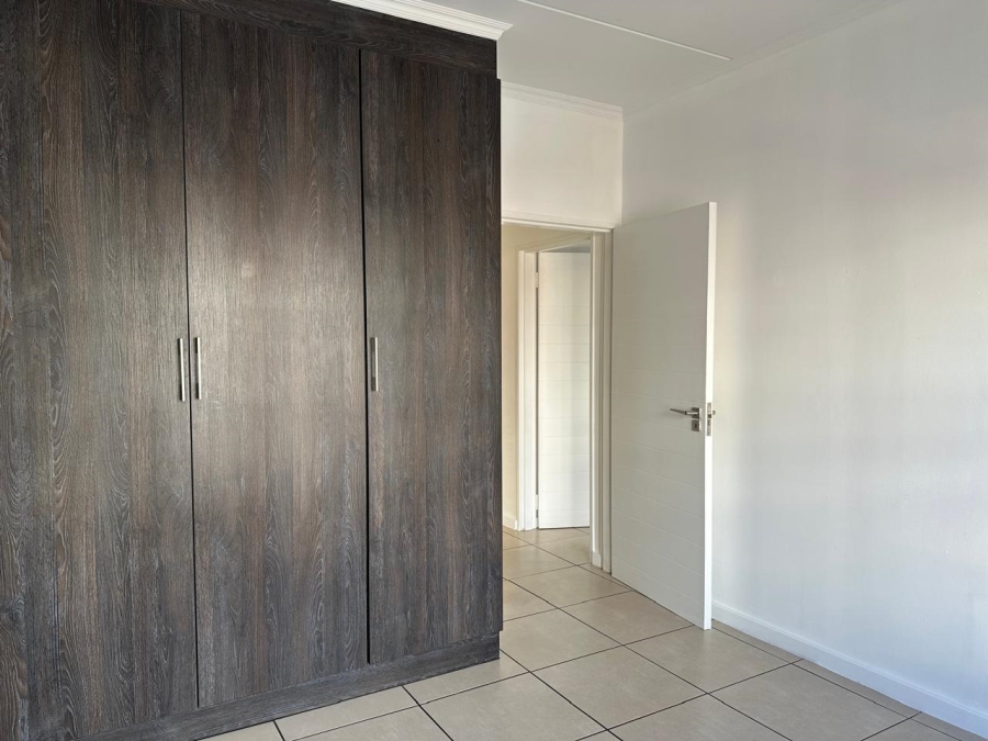 To Let 3 Bedroom Property for Rent in Greenstone Crest Gauteng