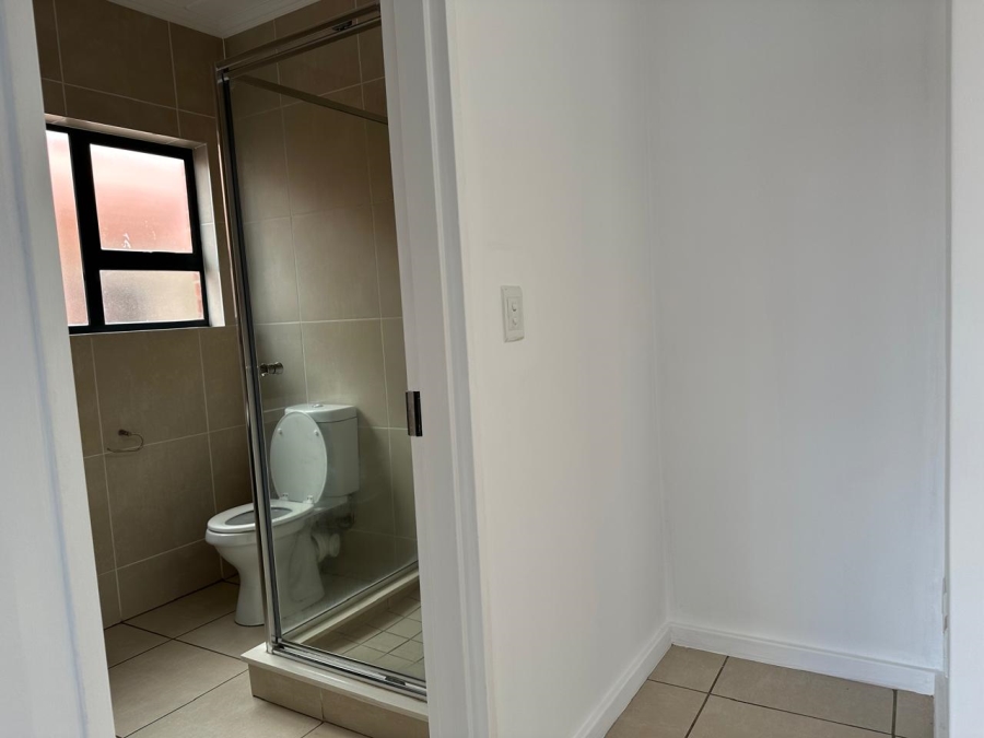 To Let 3 Bedroom Property for Rent in Greenstone Crest Gauteng