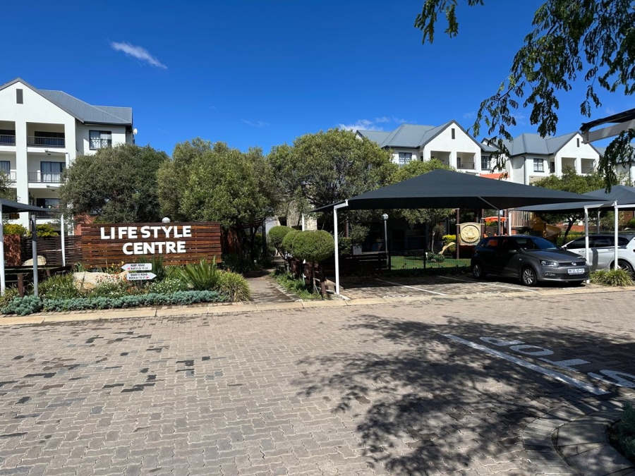 To Let 3 Bedroom Property for Rent in Greenstone Crest Gauteng