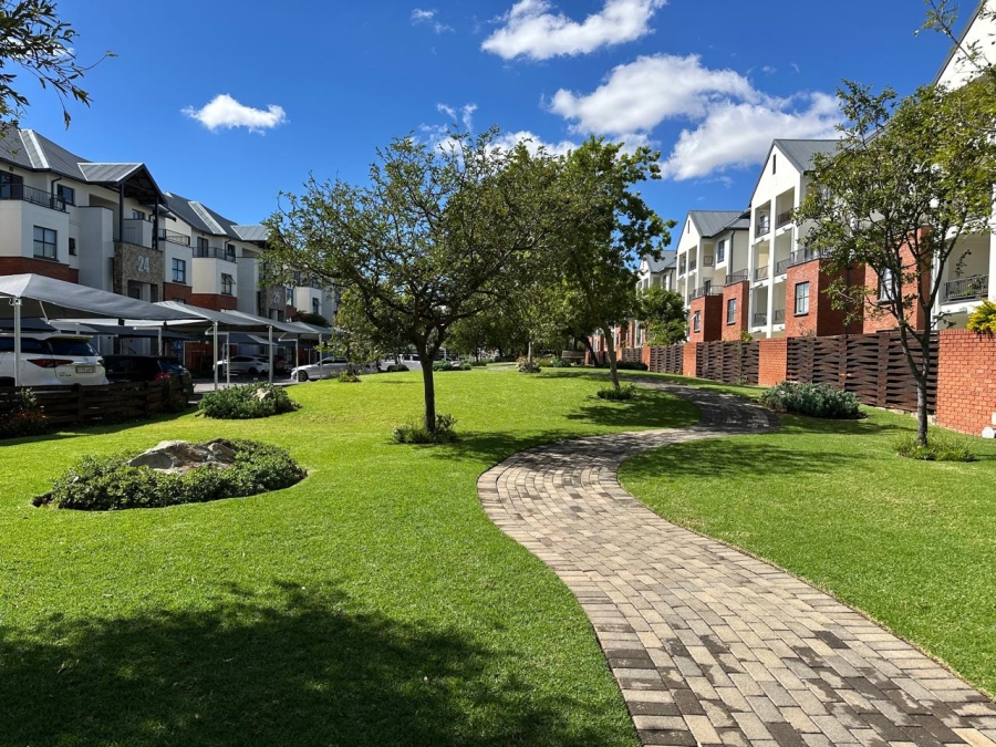 To Let 3 Bedroom Property for Rent in Greenstone Crest Gauteng