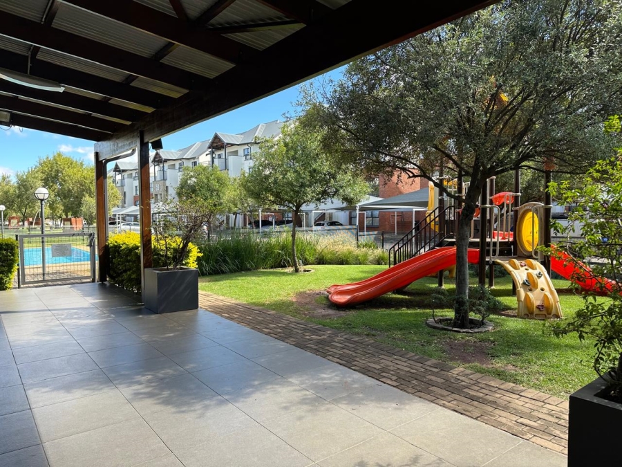 To Let 3 Bedroom Property for Rent in Greenstone Crest Gauteng