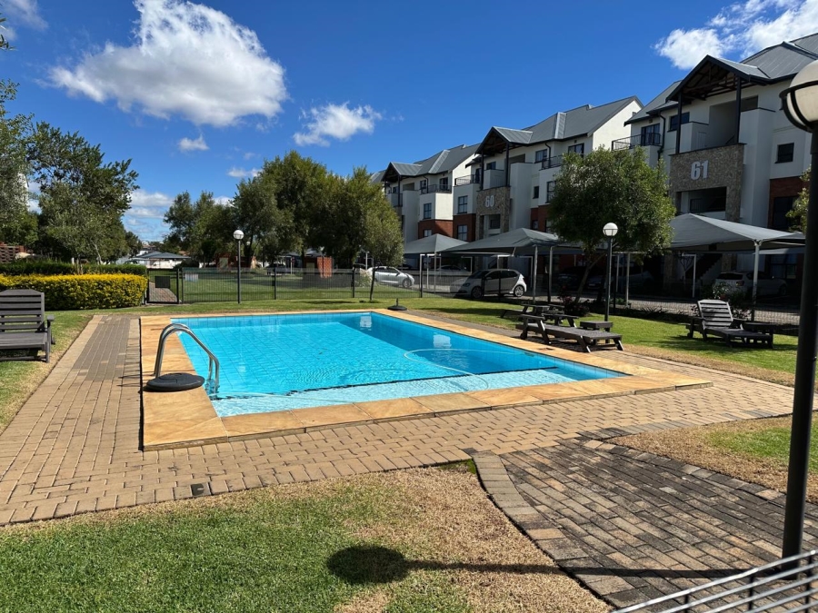 To Let 3 Bedroom Property for Rent in Greenstone Crest Gauteng